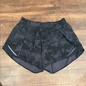 Lululemon Black Camouflage Women's Shorts 6/S